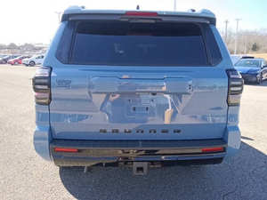 Toyota 4Runner TRD Sport 2025 d'occasion en excellent état - Product Image 2