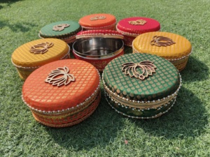 Boîtes de fruits sucrés et secs en acier décoratifs pour faveur de mariage Nikah Party Return Gift Festival 500g & 250g Lotus Floral Container - Product Image 4