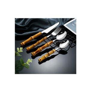 Couverts en acier inoxydable tendance Cuillère manche en bois bambou avec une très grande qualité et des matériaux à un coût très bas - Product Image 6