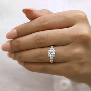 2 Carat Carré Coussin Taille Moissanite Diamant Bague de Fiançailles Cinq Pierres Art Déco Style Proposition Cadeau pour les Femmes Certificat GRA - Product Image 2