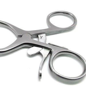 เครื่องมือผ่าตัดสัตว์เลี้ยงแบบแมนนวล OEM ขายส่งระดับพรีเมียม เทคโนโลยี Endo สำหรับหู ตา จมูก คอ เกรด A+ - Product Image 5