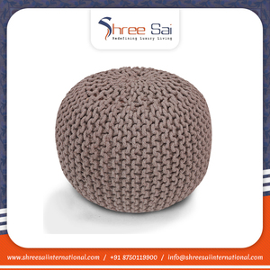 Offre spéciale exclusive sur les poufs tricotés à la main en pur coton de forme ronde du fournisseur indien - Product Image 6