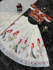 Impresión digital moderna Rayón Seda Lehenga Choli Tamaño de trabajo hasta 44 'Secado rápido Todas las estaciones para bodas y fiestas - Product Image 4