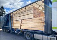 Wholesale Natural Pine Wood Lumber Kiln Dried Pine Timber Boards Sawn Wood Planks for Construction Furniture pallet wood