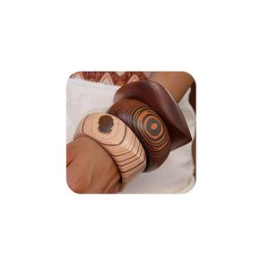 Tendance décontracté bracelets en bois ensemble bijoux Bracelet conçu marron forme ronde femmes accessoire peint à la main cadeau bracelets - Product Image 1