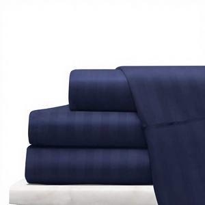 Juego de Sábanas de 4 Piezas con Rayas de Satén 100% Poliéster 300 Hilos, Tamaño King y Queen, Bolsillos Profundos, Incluye Sábana Ajustable, Sábana Plana y Fundas de Almohada - Product Image 1