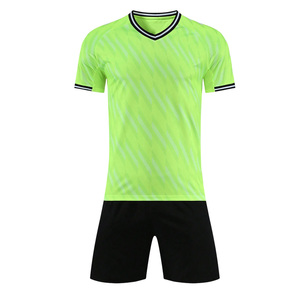 Uniformes de fútbol OEM con logotipo personalizado impresión transpirable Jersey y pantalones cortos conjunto para equipos Etiqueta Privada disponible - Product Image 1