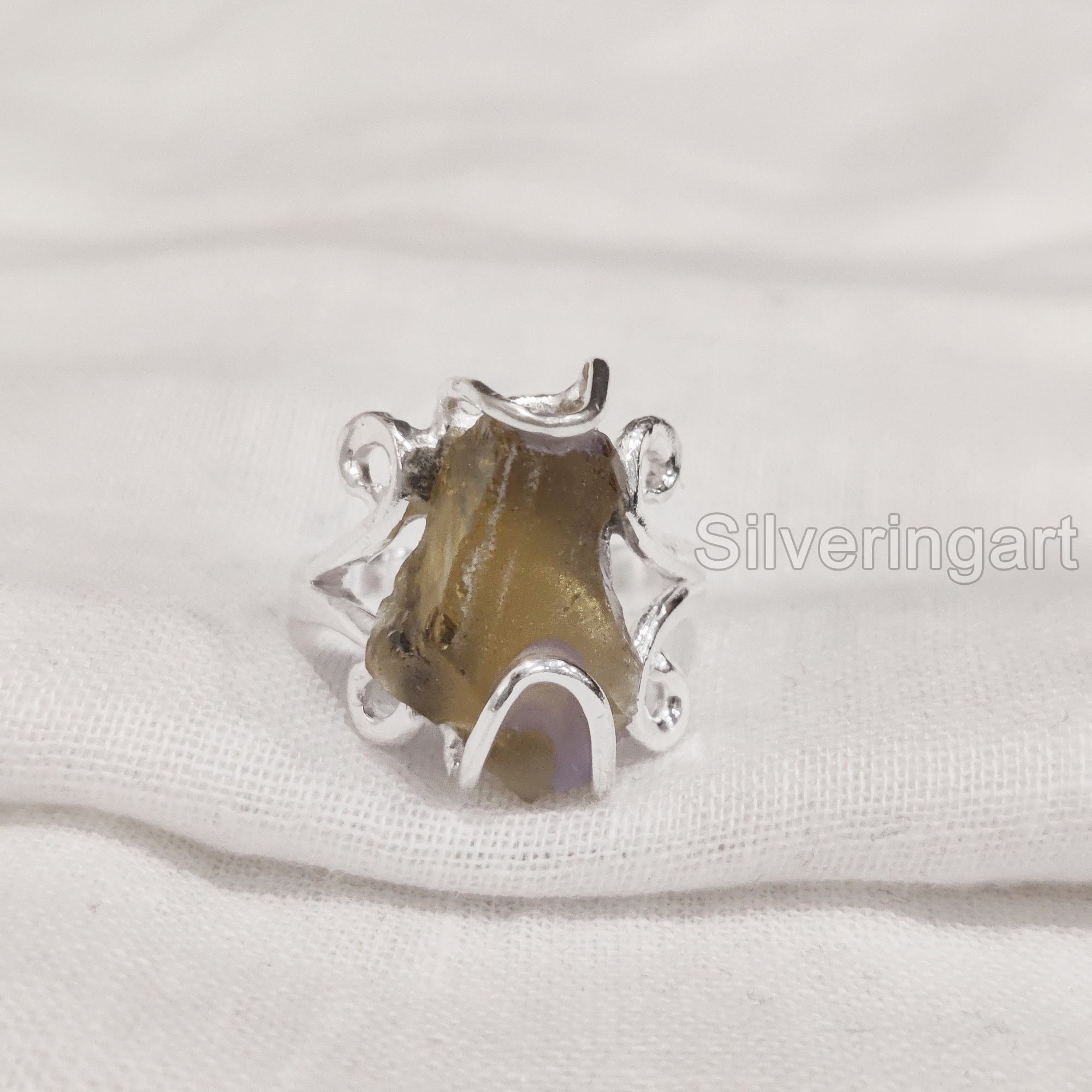 สีเหลือง