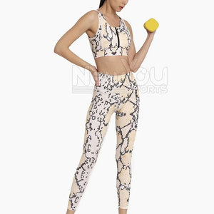 Ensemble de yoga pour femmes en matériau durable, qualité supérieure, respirant - Product Image 4
