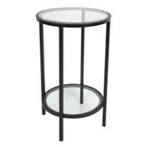 Mesa auxiliar de metal de estilo industrial diseñada para hogares urbanos que buscan una pieza elegante, duradera y funcional con un diseño único - Product Image 5