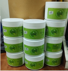 Pomada para el Cabello de Venta Caliente de Fábrica, Fijación Fuerte y Brillo, Control de Frizz, Etiqueta Privada Personalizada, Tarro para Todo Tipo de Cabello - Product Image 5