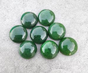 Cabochon de forme ronde en jade néphrite naturel de qualité supérieure à dos plat calibré pierres précieuses en gros tailles personnalisées disponibles à la vente - Product Image 3