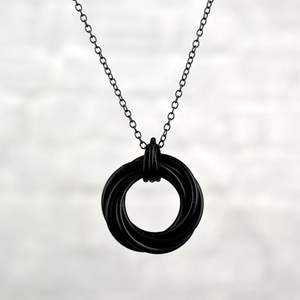 Prix bas en gros Triangle noir collier en acier inoxydable étanche Triangle collier hommes bijoux de mode - Product Image 3