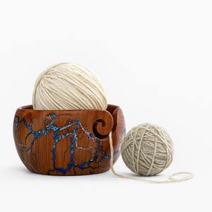 Bol à laine en bois naturel artisanal avec guide à laine lisse pour les passionnés de tricot et de crochet, disponible à un prix abordable - Product Image 5