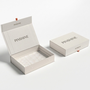 Caja de Regalo Plegable Magnética de Cartón Grueso Blanco y <span class=keywords><strong>Rojo</strong></span>, Personalizable con Adhesivos, para Cosméticos, Venta al por Mayor - Product Image 2