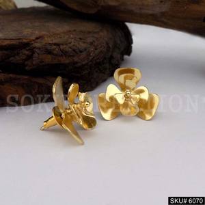 Pendientes de tuerca de latón chapados en oro de estilo moderno hechos a mano, diseño de flores llamativas para aniversarios cristianos SKU6070 - Product Image 2