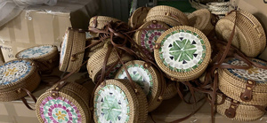 Nuevo diseño 2025 Bolso de mimbre elegante hecho a mano con diseño único Ideal para viajes de compras o uso diario Sra. Cherish - Product Image 2