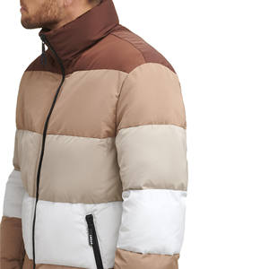 Veste matelassée chaude à capuche pour homme avec poche avant Couture de qualité supérieure et tissu respirant Vestes matelassées pour homme - Product Image 4