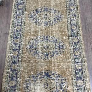 Alfombra Turca Vintage Pequeña de 2.6x5.2 pies, Alfombra de Lana Azul - Product Image 3