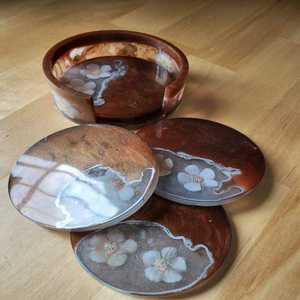 Sous-verres en bois faits à la main avec pétales floraux intégrés Tapis durables de style moderne pour la décoration de bureau de table de cuisine-cadeaux réfléchis - Product Image 4