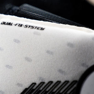 Gants de gardien de but pour le football en plein air Protection des doigts Professionnel Adhérence supérieure Latex allemand pour une meilleure performance OEM disponible - Product Image 6