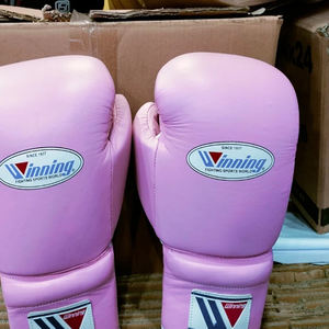 Nouveaux gants de boxe gagnants de haute qualité personnalisés en cuir de vachette d'origine également avec logo personnalisé et toutes les couleurs et oz disponibles - Product Image 5