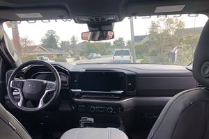 LISTO PARA ENVIAR: CHE-VRO-LET SIL-VERA-DO 1500 CREW CAB RST BLACK WIDOW 4X4 2024 - Product Image 4