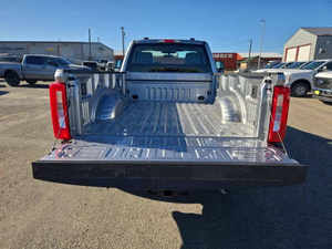 Camioneta Usada F-350 Super Duty XL 2024, Equipamiento Estándar - Product Image 4