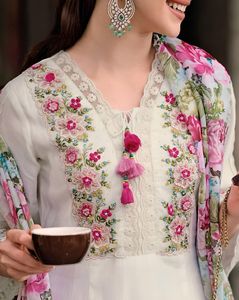 ผู้หญิงสําเร็จรูป kurta kurti ในราคาขายส่งจากอินเดีย
