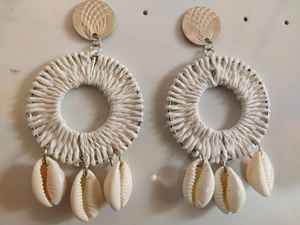 Pendientes colgantes de aleación de coral y cobre hechos a medida Estilo Vintage para ocasiones de fiesta de mujeres - Product Image 2