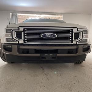 FORD F-450 SUPER DUTY KING RANCH CREW CAB LB DRW 4WD 2020 d'occasion (conduite à gauche/droite) - Product Image 1