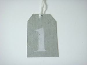 Números colgantes Adornos decorativos 1TO4 Almacén a granel Personalizable Corazón gris con espacios en blanco de cobre antiguo Adorno de Navidad - Product Image 3