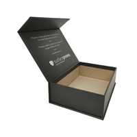 Caja Rígida de Lujo en Forma de Libro con Impresión Personalizada, Laminado Mate y Cierre Magnético de Solapa en Color Negro