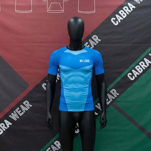 Rashguard de BJJ sans Gi pour homme, manches courtes, 100% polyester, protection UPF50+, tissu respirant extensible, production OEM personnalisée - Product Image 2