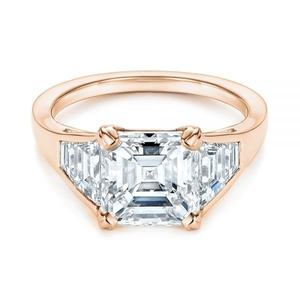 Asscher et bague de fiançailles solitaire en or blanc 18 carats avec diamant incolore de luxe taille baguette taille baguette au prix de gros - Product Image 3
