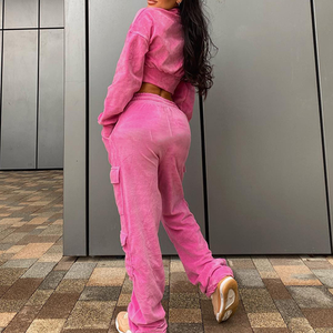 Vente en gros OEM sur mesure Ensemble 2 pièces en molleton bouclé pour femme, style streetwear d'hiver, uni, avec sweat-shirt à col rond zippé en velours et pantalon de jogging, 100% - Product Image 3