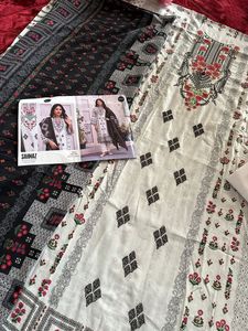Luxury Lawn Self Embroidered Black & <b>White</b> Shalwar Kameez Set With Semi-Lawn Bottom & <b>Chiffon</b> Dupatta - Product Image 4