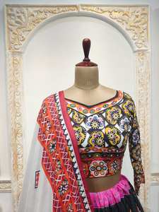 Nouvelle série moderne Navratri spécial Chaniya & Lehenga Choli vêtements de fête pour la fête et la saison de mariage coton mousseline à séchage rapide - Product Image 2