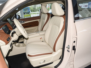 Vehículo Eléctrico Ora Good Cat 2024, Autonomía de 401 km, Potencia de 105 kW y 5 Plazas, EV Compacto - Product Image 2