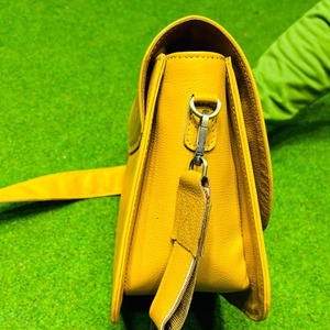 Sac à main à bandoulière en cuir véritable pliable durable pour femmes Modèle de sac à bandoulière à la mode à fermeture éclair multicouche-1922 Mustard Sigma - Product Image 2