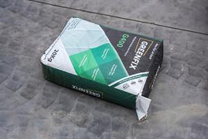 Mortier pour carrelage gris super flexible GREENFIX C1T haute performance, antidérapant, déformable pour les façades intérieures, construction ISO - Product Image 4