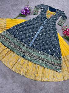 Robe indienne Lehenga Choli et Koti pour mariage et maison Ladies Lehenga Choli Disponible au prix de gros - Product Image 5