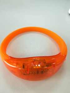 2023 nouveauté cadeaux contrôle du son lampe de poche Led Bracelet en Silicone cadeaux de fête Logo personnalisé LED clignotant Bracelet Bracelet - Product Image 2