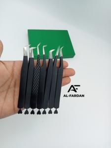 Top Trending Custom Heart Logo Matte Black Pinzas de pestañas de acero inoxidable Herramienta de extensión de pestañas de Punta puntiaguda de alta calidad - Product Image 4