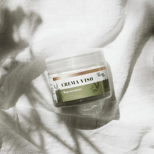 La <span class=keywords><strong>crema</strong></span> per il viso rigenerante con olio d'oliva e acido ialuronico tratta intensamente la <span class=keywords><strong>pelle</strong></span> <span class=keywords><strong>molto</strong></span> <span class=keywords><strong>secca</strong></span> e riduce le prime rughe - Product Image 5