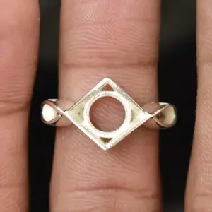 批发珠宝制造925纯银设计师8毫米发现山戒指为女性无石银戒指