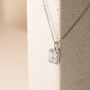 Hecho a mano Esmeralda corte diamante colgante Halo piedra preciosa collar elegante joyería de plata regalo para ella - Product Image 2