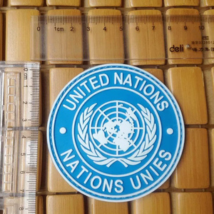 Sac à dos souple avec logo personnalisé chapeau couture 3D patchs en caoutchouc fabricant bricolage étiquette en silicone gaufré fer sur vêtements patchs en pvc - Product Image 4