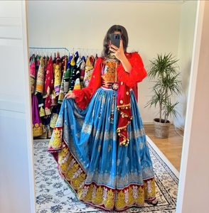 Robe de fête et de mariage afghan en velours afghan fait à la main traditionnel brodé pour femmes robe tribale taille personnalisée robes pour femmes à vendre 103 - Product Image 1
