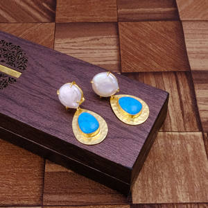 À la mode Perle Turquoise Or Argent Longues Boucles D'oreilles Conception Martelée Pierre De Naissance Collet Réglage Boucles D'oreilles Plaqué Or - Product Image 3